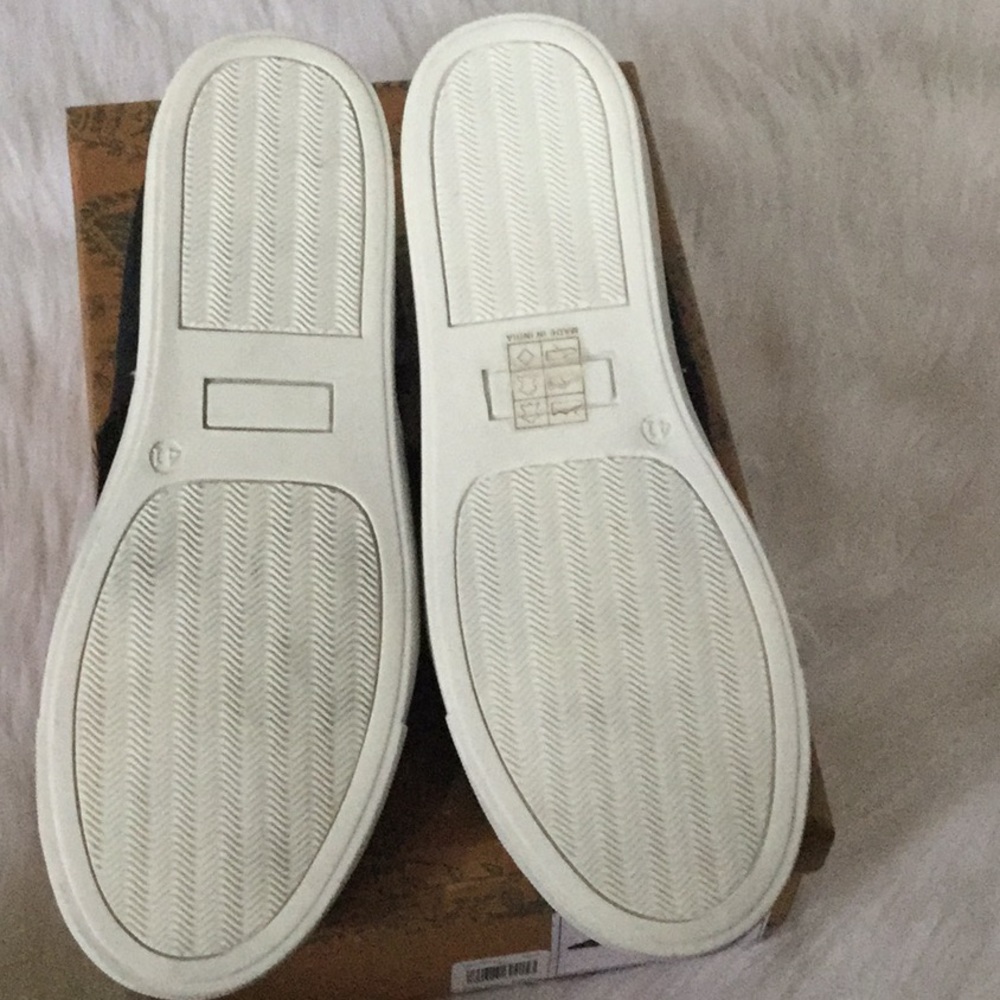 ❗️FINAL PRICE❗️Free People Naples Distressed Suede Slides - Picture 5 of 7